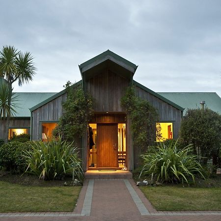 Whakaipo Lodge Taupomeer Buitenkant foto