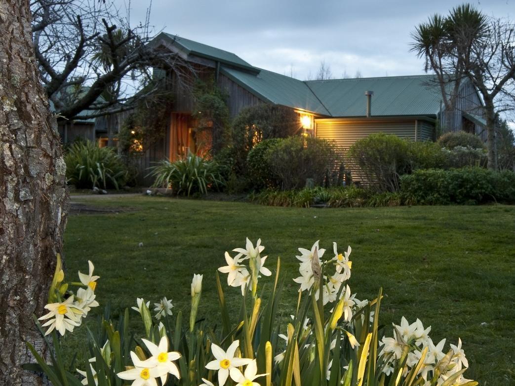 Whakaipo Lodge Taupomeer Buitenkant foto