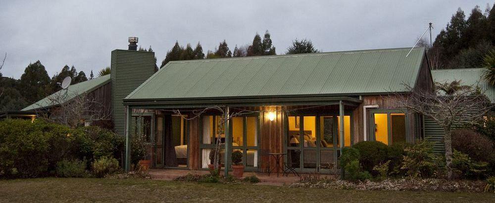 Whakaipo Lodge Taupomeer Buitenkant foto
