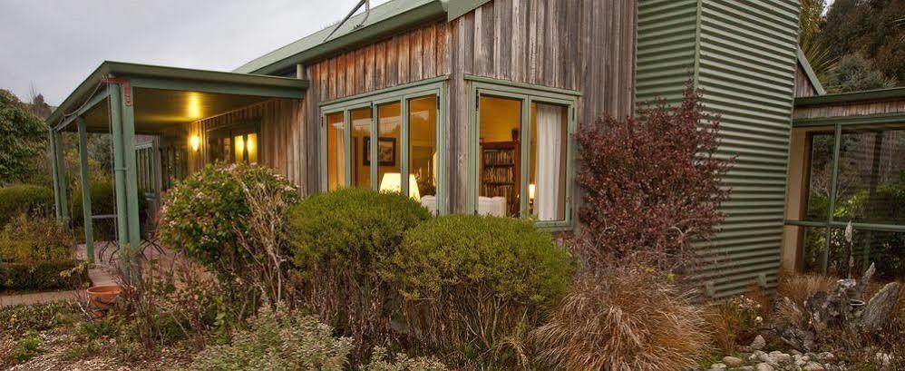 Whakaipo Lodge Taupomeer Buitenkant foto