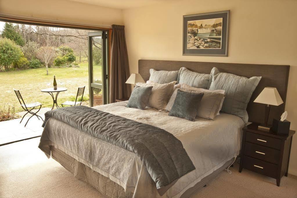 Whakaipo Lodge Taupomeer Buitenkant foto